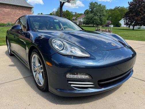 Blue 2012 Porsche Panamera Panamera 4