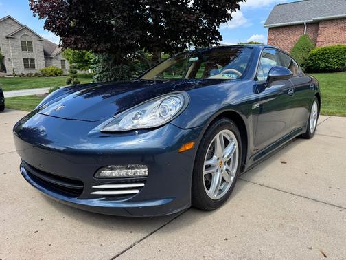 Blue 2012 Porsche Panamera Panamera 4