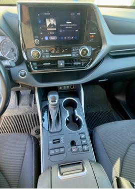 White 2023 Toyota Highlander LE