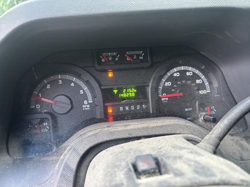 Green 2014 Ford E250 Cargo