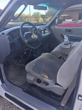 White 2003 Ford F-150 XL
