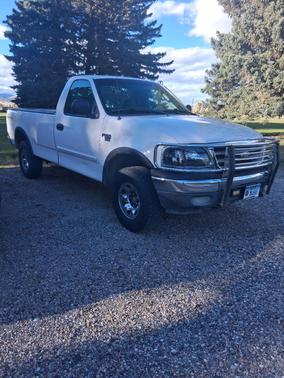 White 2003 Ford F-150 XL