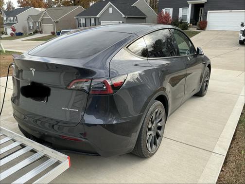2024 Tesla Model Y Long Range