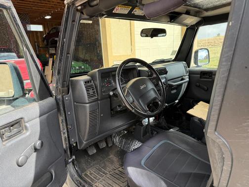 Black 2005 Jeep Wrangler X