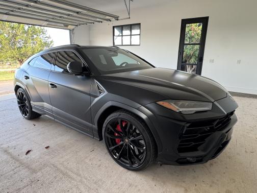 2022 Lamborghini Urus Graphite Capsule