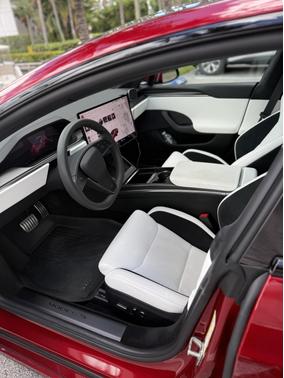 2024 Tesla Model S Plaid