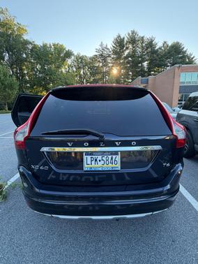 Blue 2016 Volvo XC60 T6 Platinum