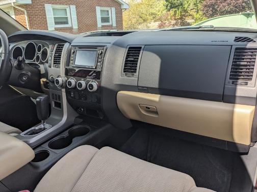 2016 Toyota Sequoia SR5