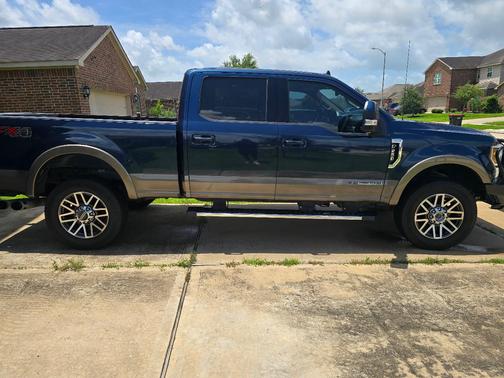 Blue 2019 Ford F-250 Lariat