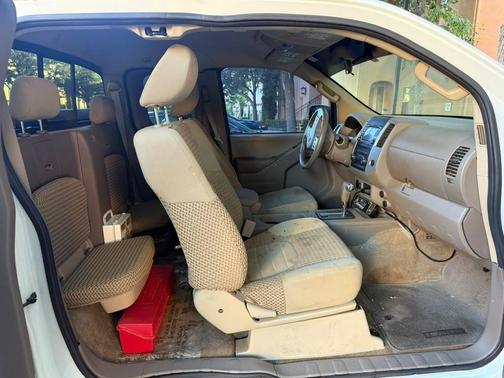 White 2015 Nissan Frontier S