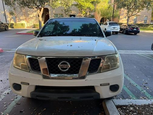 White 2015 Nissan Frontier S
