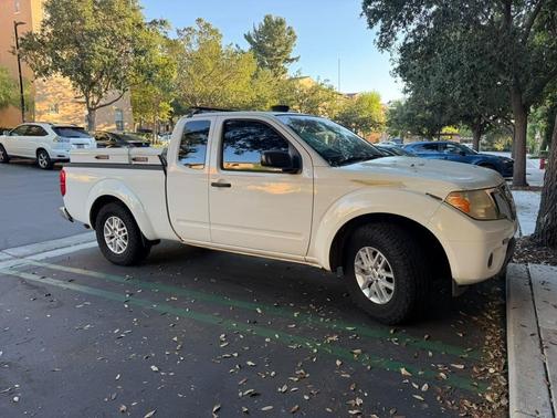White 2015 Nissan Frontier S