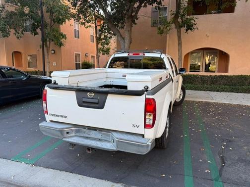 White 2015 Nissan Frontier S