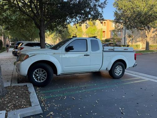 White 2015 Nissan Frontier S
