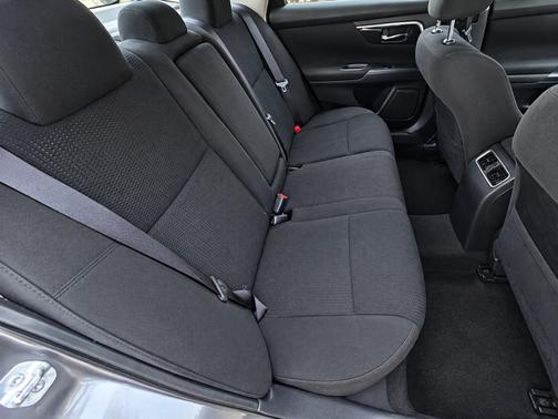 Gray 2014 Nissan Altima 2.5 SV