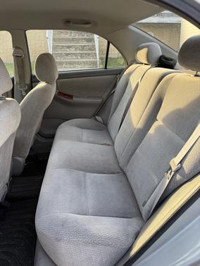 2004 Toyota Corolla LE