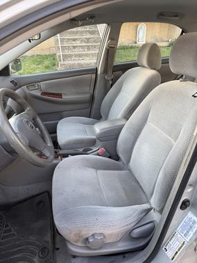 2004 Toyota Corolla LE