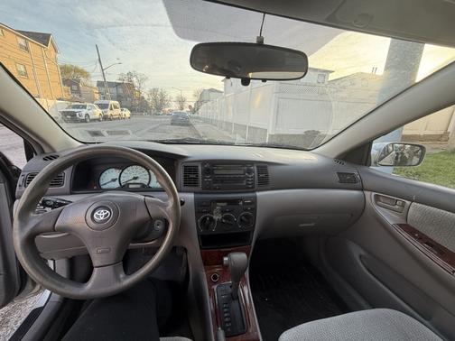 2004 Toyota Corolla LE