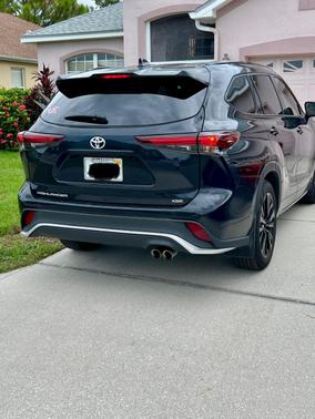 Black 2024 Toyota Highlander XSE