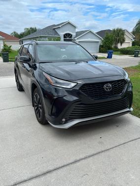 Black 2024 Toyota Highlander XSE