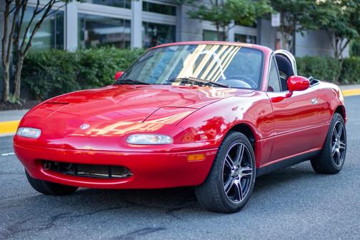 Red 1996 Mazda MX-5 Miata Base