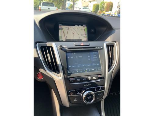 Photo 4 of 7 of 2019 Acura TLX A-Spec