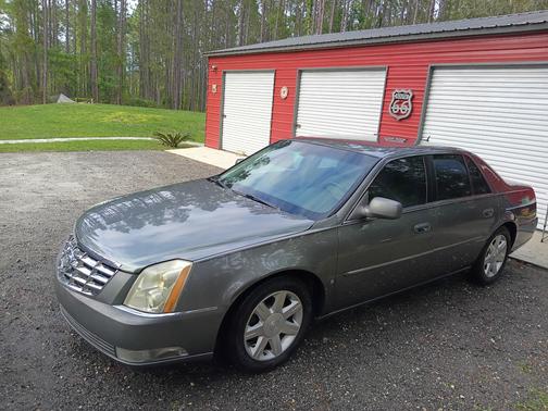 Gray 2007 Cadillac DTS Base