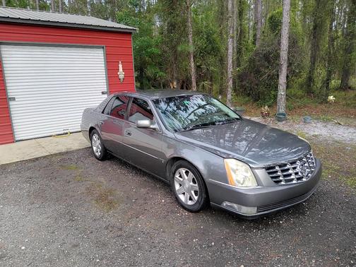Gray 2007 Cadillac DTS Base