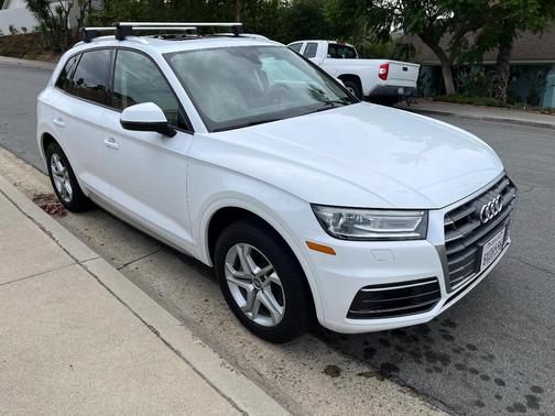 White 2018 Audi Q5 2.0T Premium