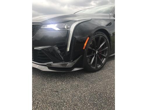Photo 3 of 12 of 2022 Cadillac CT4-V V-Series Blackwing