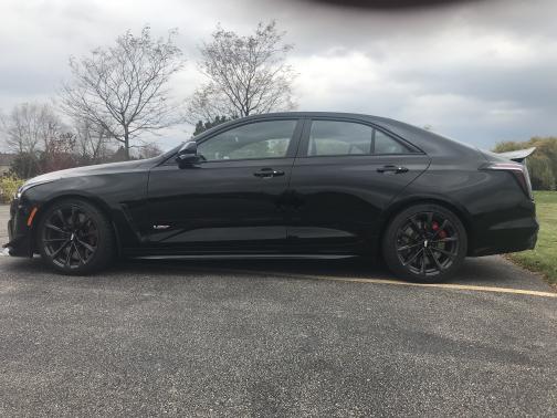 Photo 4 of 12 of 2022 Cadillac CT4-V V-Series Blackwing