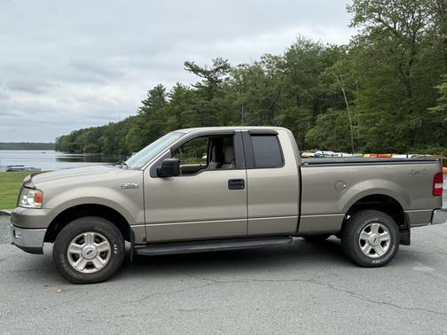 2004 Ford F-150 XL SuperCab