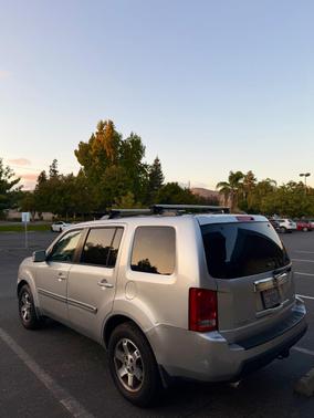 Gray 2011 Honda Pilot Touring