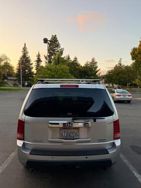 Gray 2011 Honda Pilot Touring
