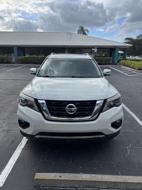 2017 Nissan Pathfinder SL