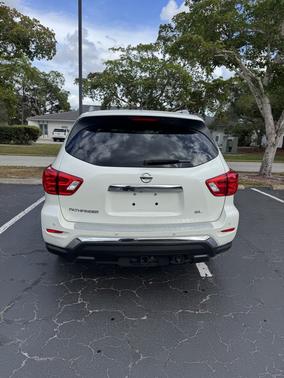 2017 Nissan Pathfinder SL