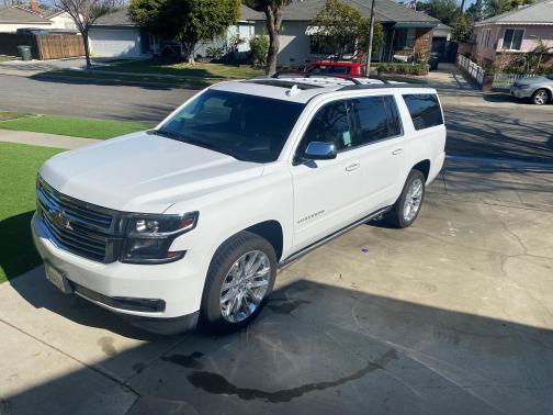 White 2019 Chevrolet Suburban Premier