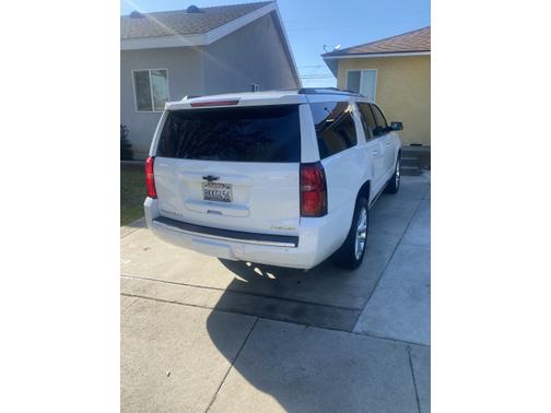 White 2019 Chevrolet Suburban Premier