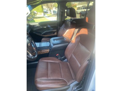 White 2019 Chevrolet Suburban Premier