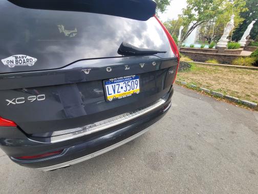 Gray 2016 Volvo XC90 T6 Momentum