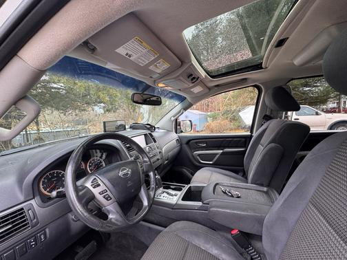 2015 Nissan Armada SV