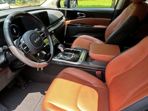 2024 Kia Carnival SX