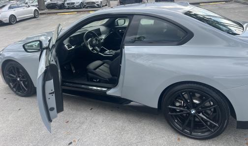 2023 BMW 230 i