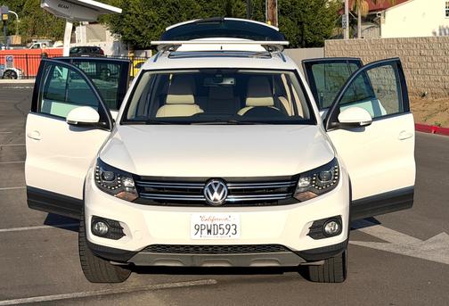 White 2013 Volkswagen Tiguan SEL