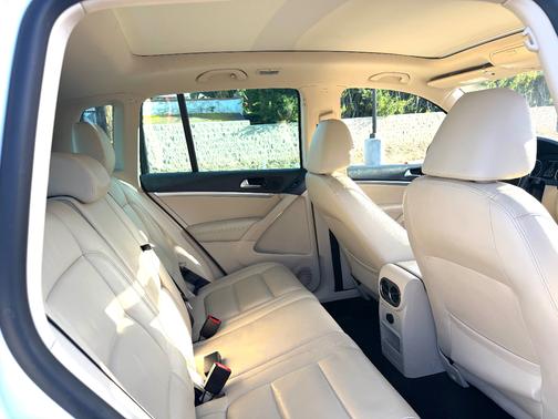 White 2013 Volkswagen Tiguan SEL