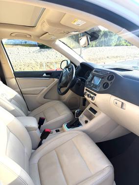 White 2013 Volkswagen Tiguan SEL