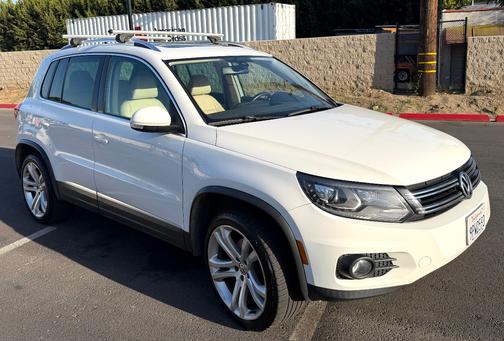 White 2013 Volkswagen Tiguan SEL