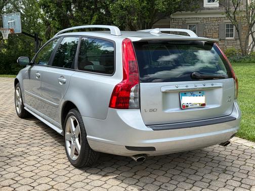 Silver 2009 Volvo V50 T5 R-Design