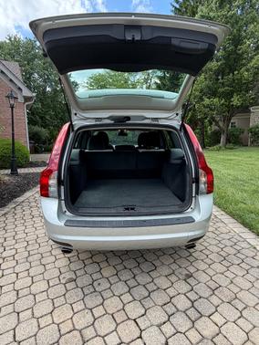 Silver 2009 Volvo V50 T5 R-Design