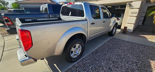 Silver 2006 Nissan Frontier SE Crew Cab